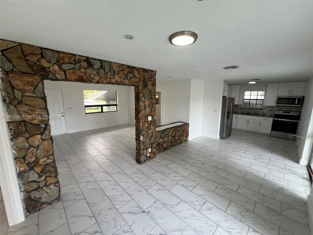 4421 NW 33rd St #0 Lauderdale Lakes, FL 33319