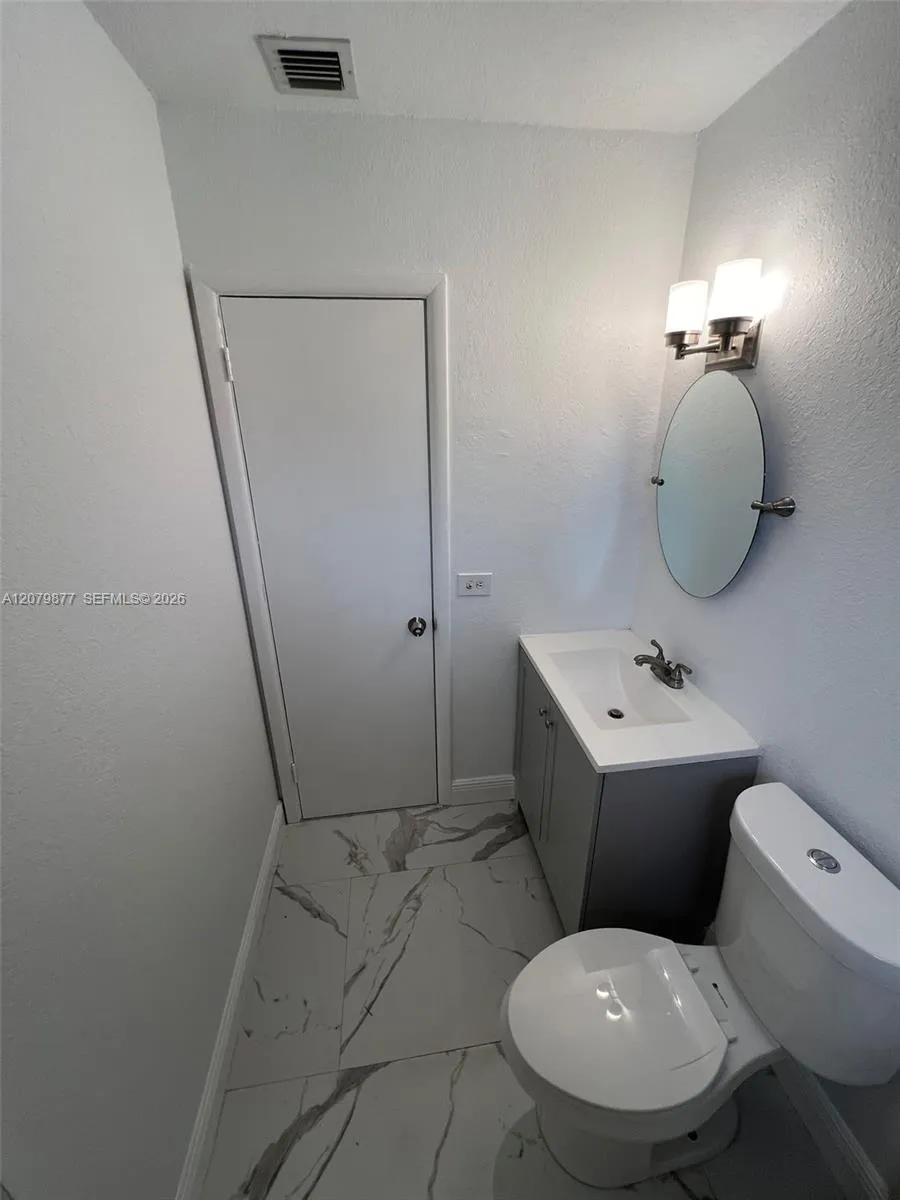 4421 NW 33rd St #0 Lauderdale Lakes, FL 33319