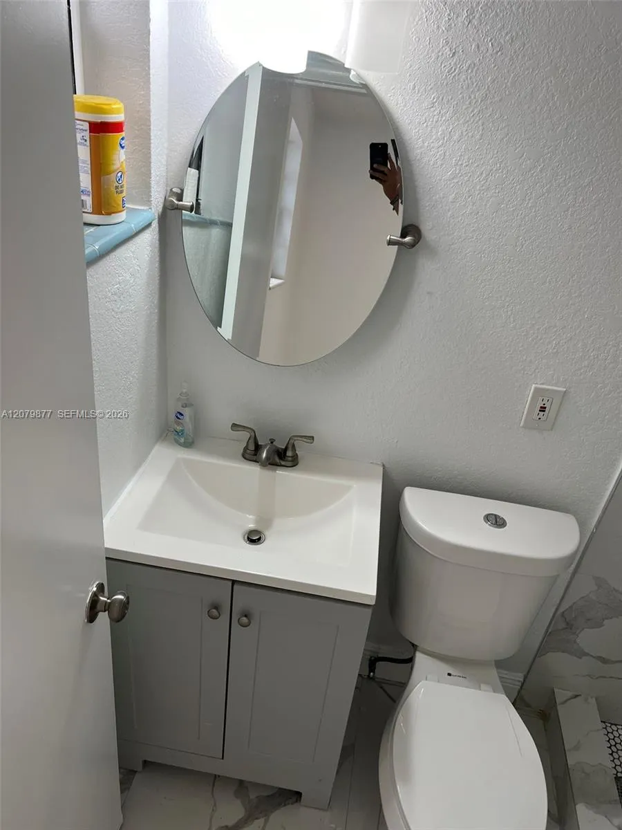 4421 NW 33rd St #0 Lauderdale Lakes, FL 33319