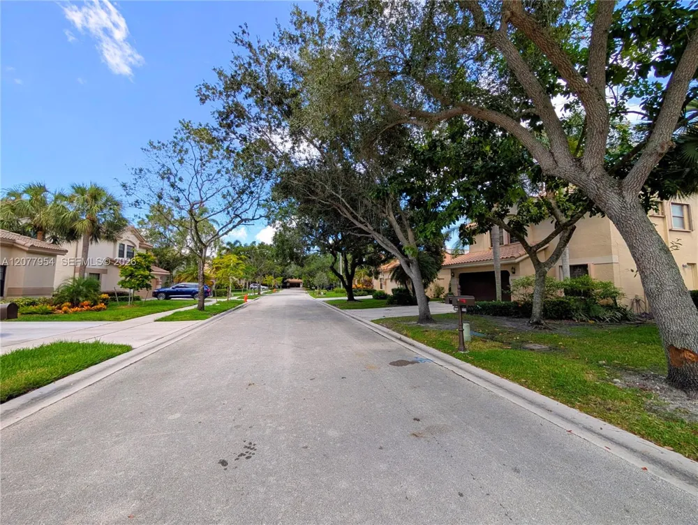 10321 NW 17th Ct Plantation, FL 33322