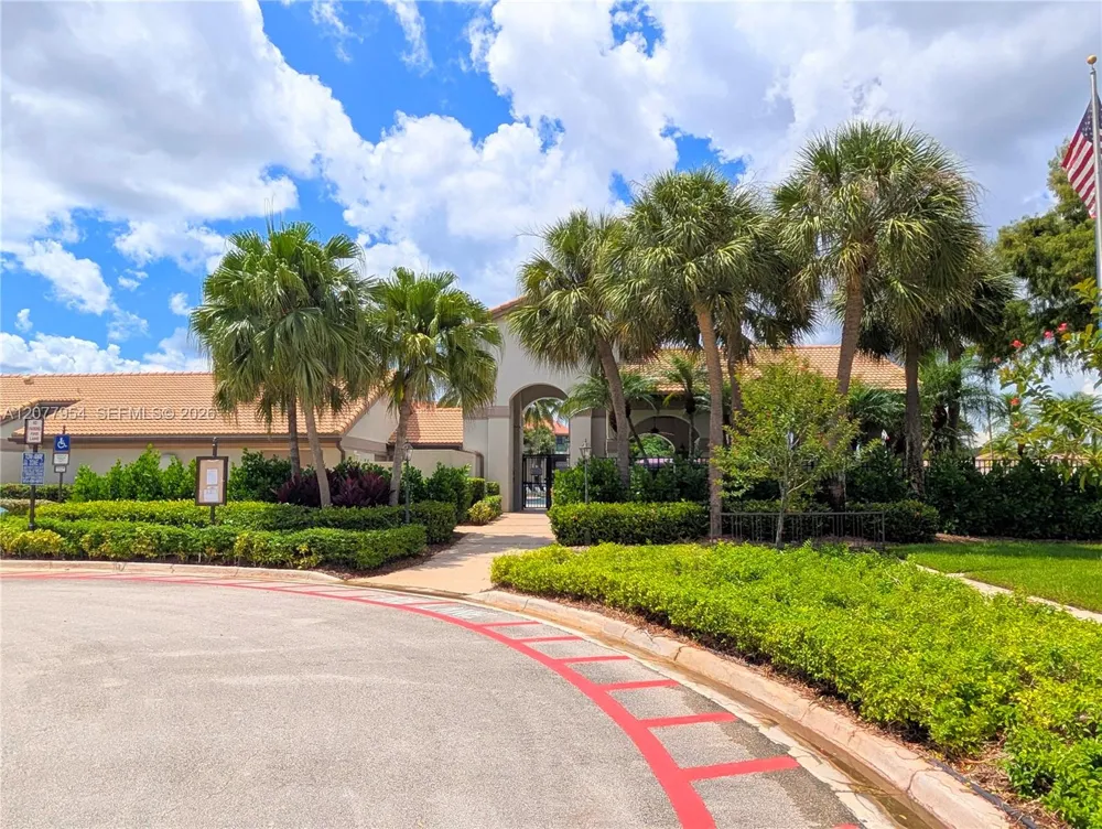 10321 NW 17th Ct Plantation, FL 33322