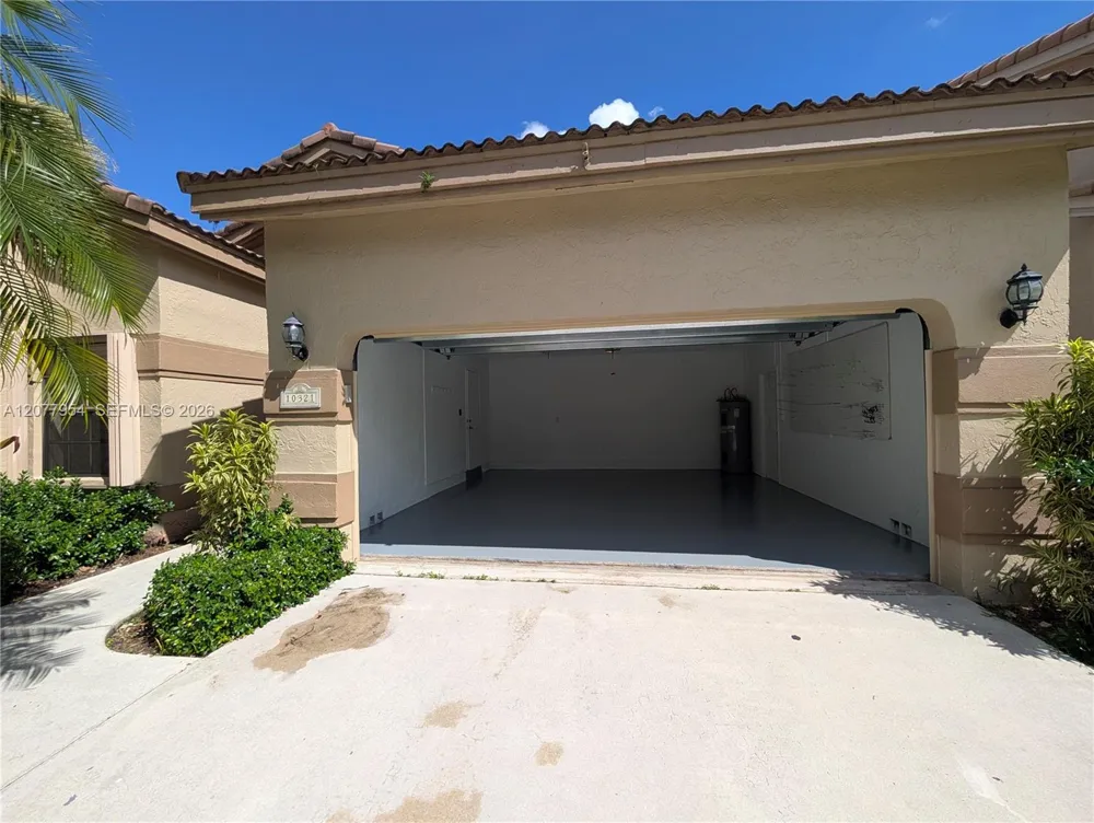 10321 NW 17th Ct Plantation, FL 33322