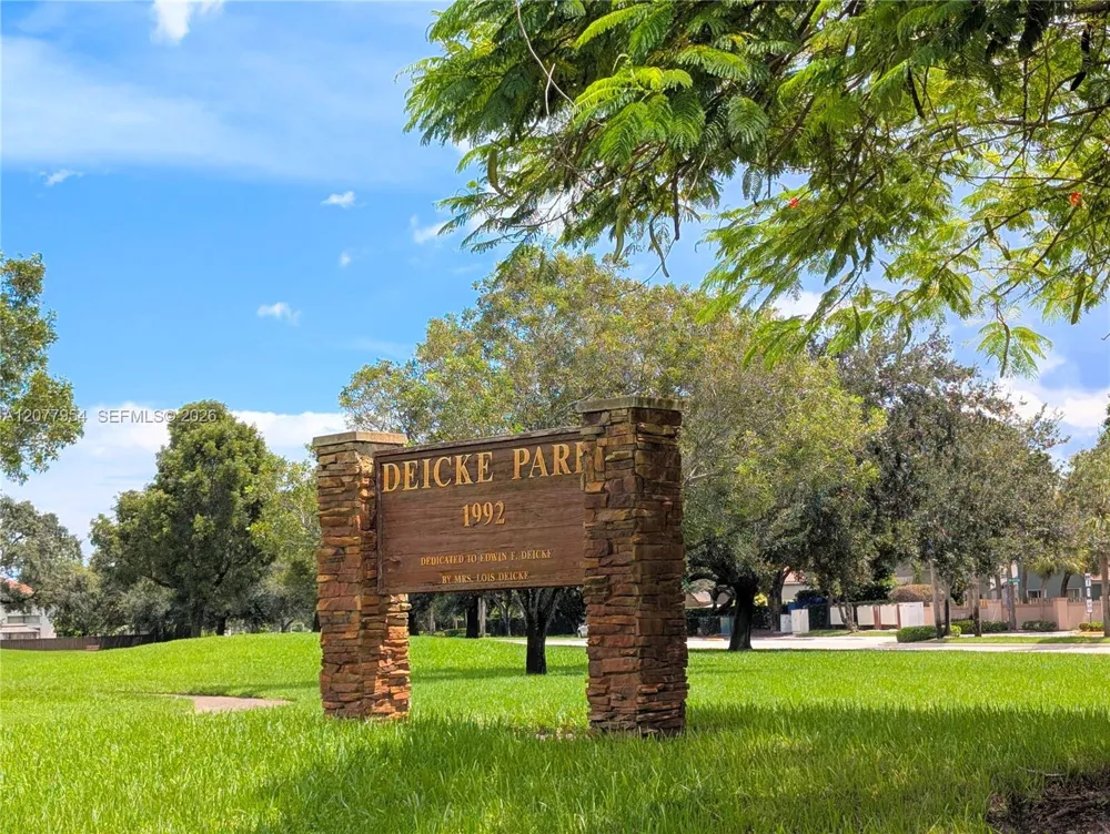 10321 NW 17th Ct Plantation, FL 33322
