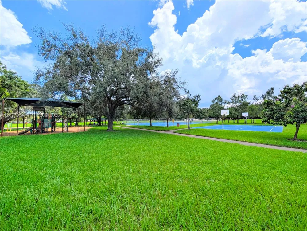 10321 NW 17th Ct Plantation, FL 33322