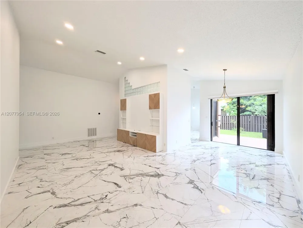 10321 NW 17th Ct Plantation, FL 33322
