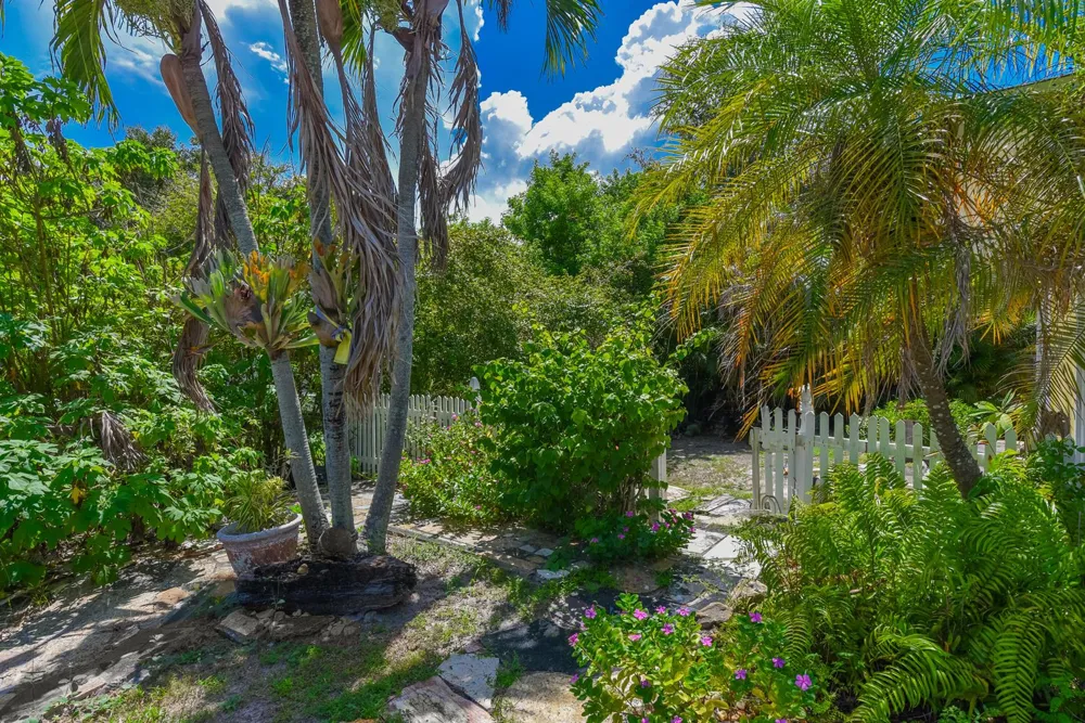 1076 NE BANYAN TREE DRIVE Jensen Beach, FL 34957