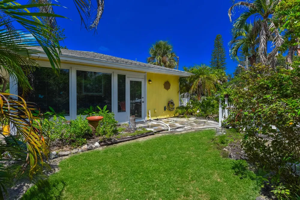 1076 NE BANYAN TREE DRIVE Jensen Beach, FL 34957