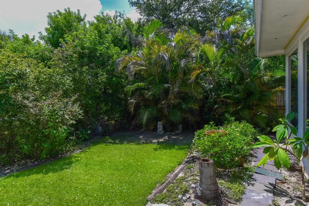 1076 NE BANYAN TREE DRIVE Jensen Beach, FL 34957