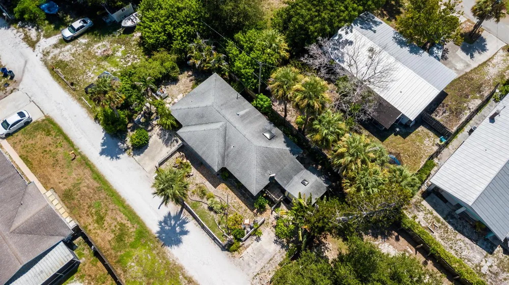1076 NE BANYAN TREE DRIVE Jensen Beach, FL 34957