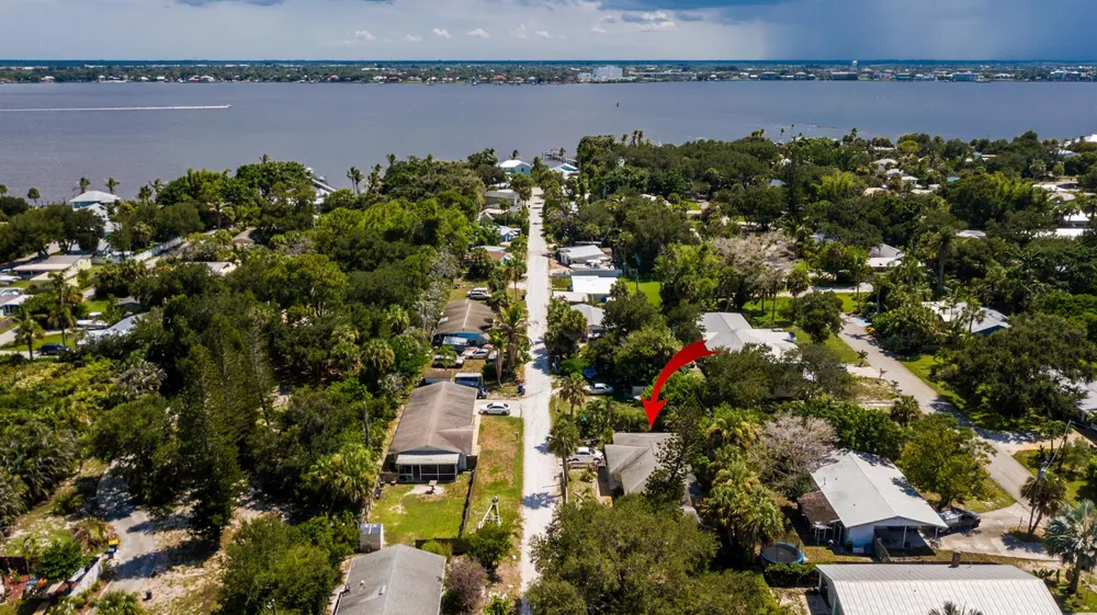 1076 NE BANYAN TREE DRIVE Jensen Beach, FL 34957