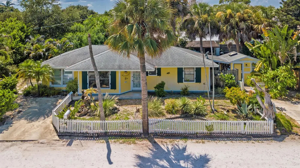1076 NE BANYAN TREE DRIVE Jensen Beach, FL 34957