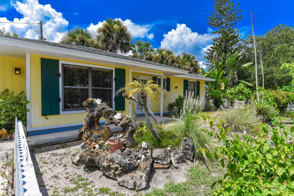 1076 NE BANYAN TREE DRIVE Jensen Beach, FL 34957