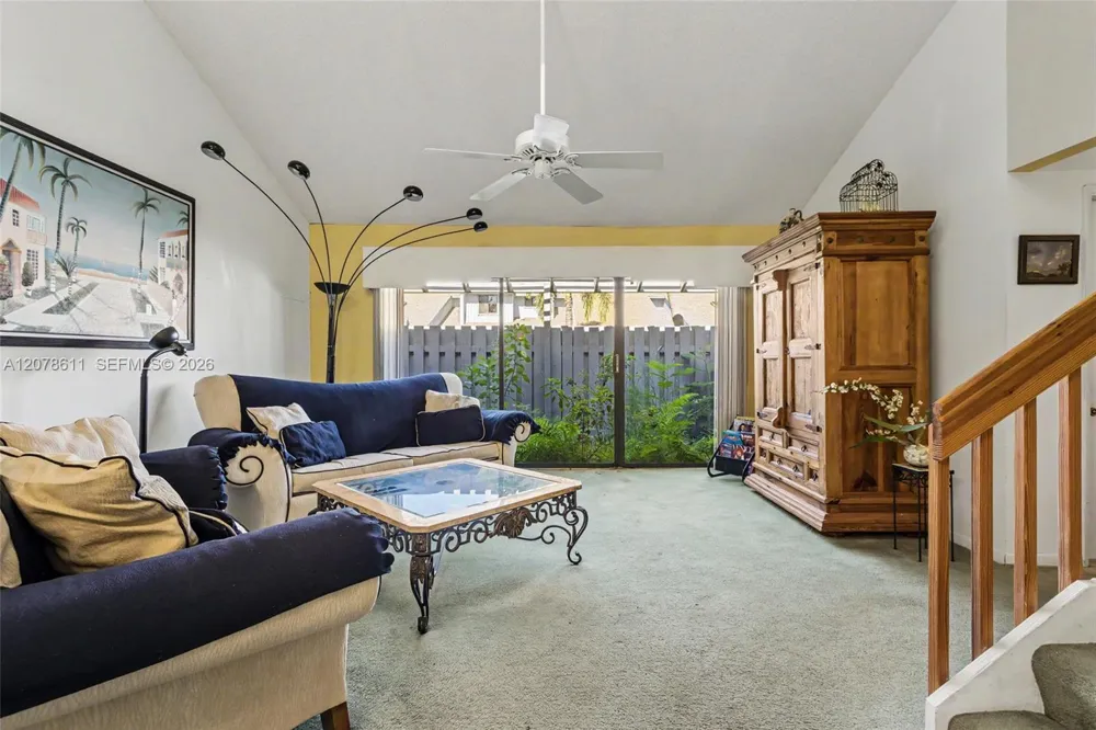 1557 15th Ter Hollywood, FL 33020