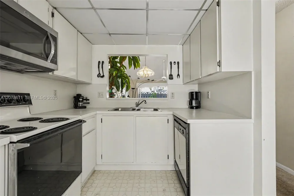 1557 15th Ter Hollywood, FL 33020