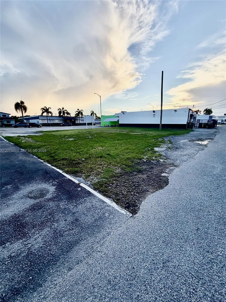 54 NW 8th St Homestead, FL 33030