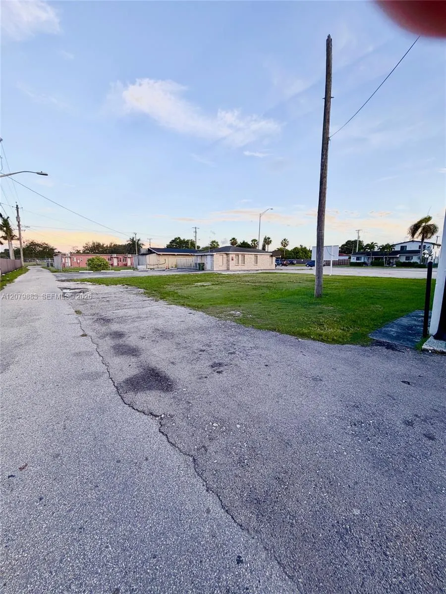 54 NW 8th St Homestead, FL 33030