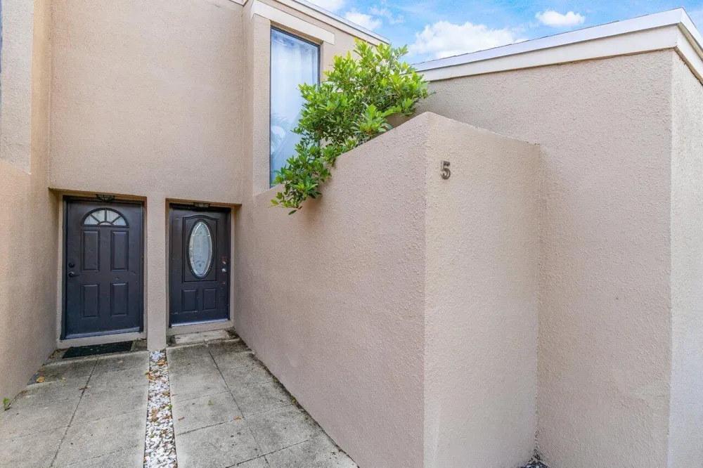 1149 NW 13th Street #5 Boca Raton, FL 33486