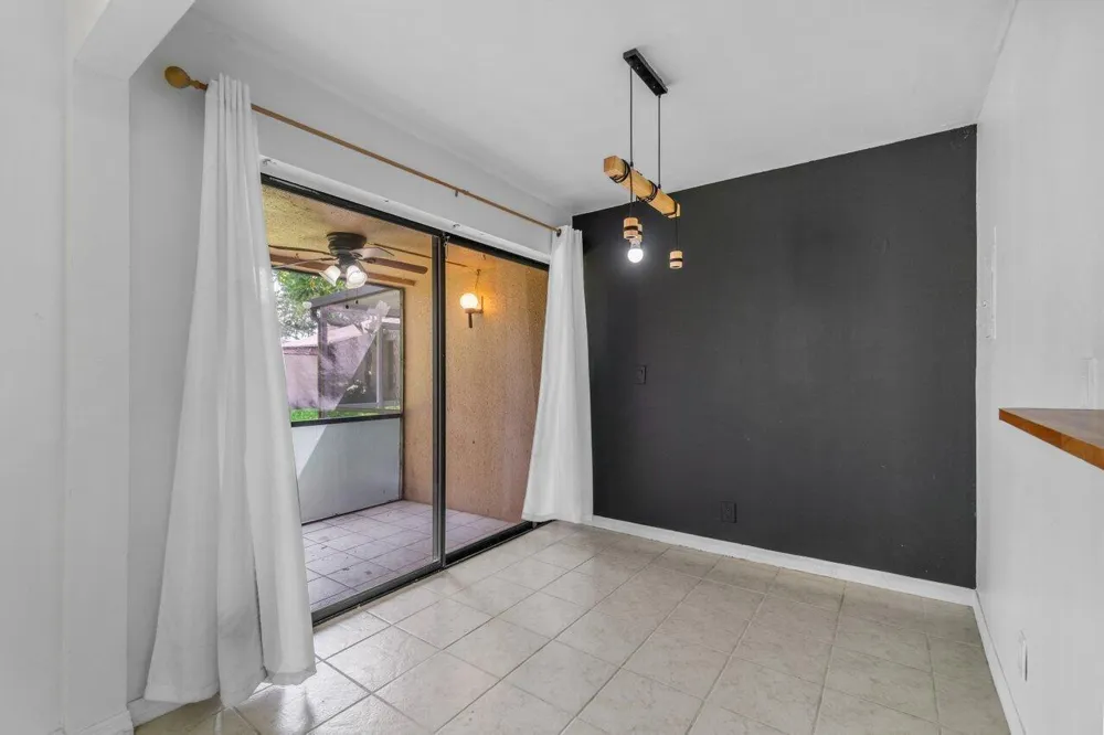 1149 NW 13th Street #5 Boca Raton, FL 33486