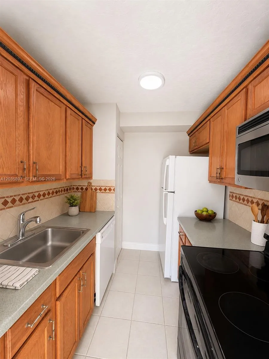 2148 Sherwood Forest Blvd #1 West Palm Beach, FL 33415