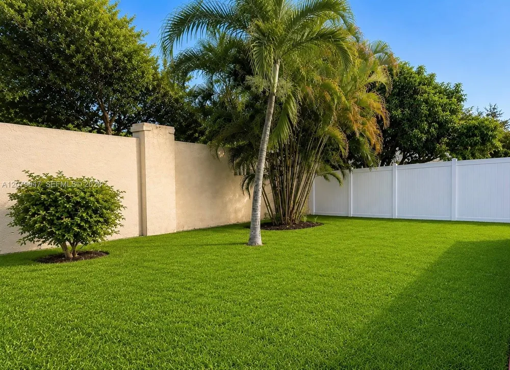 5840 SW 102nd Ave Cooper City, FL 33328