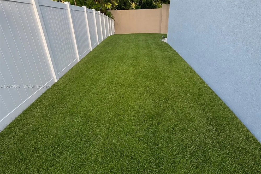 5840 SW 102nd Ave Cooper City, FL 33328