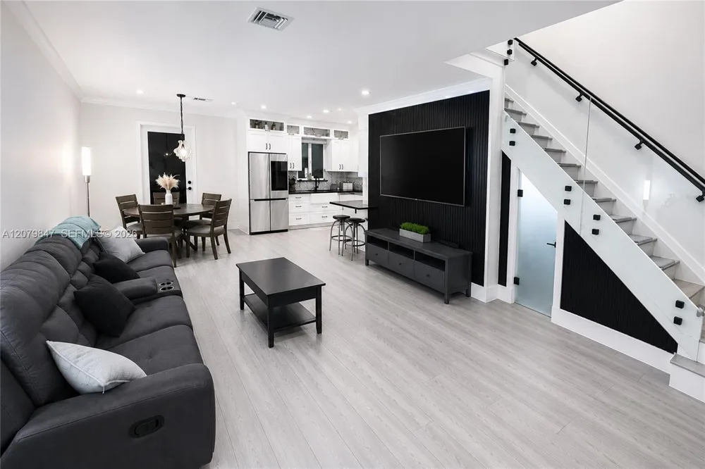 5840 SW 102nd Ave Cooper City, FL 33328