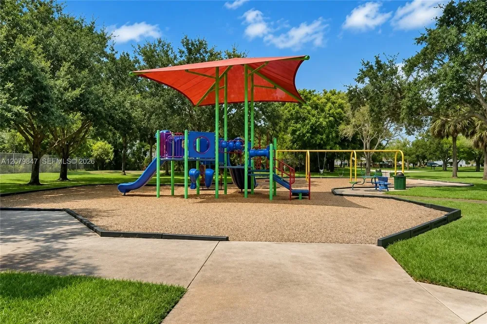 5840 SW 102nd Ave Cooper City, FL 33328