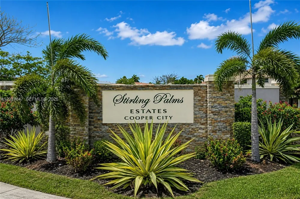 5840 SW 102nd Ave Cooper City, FL 33328