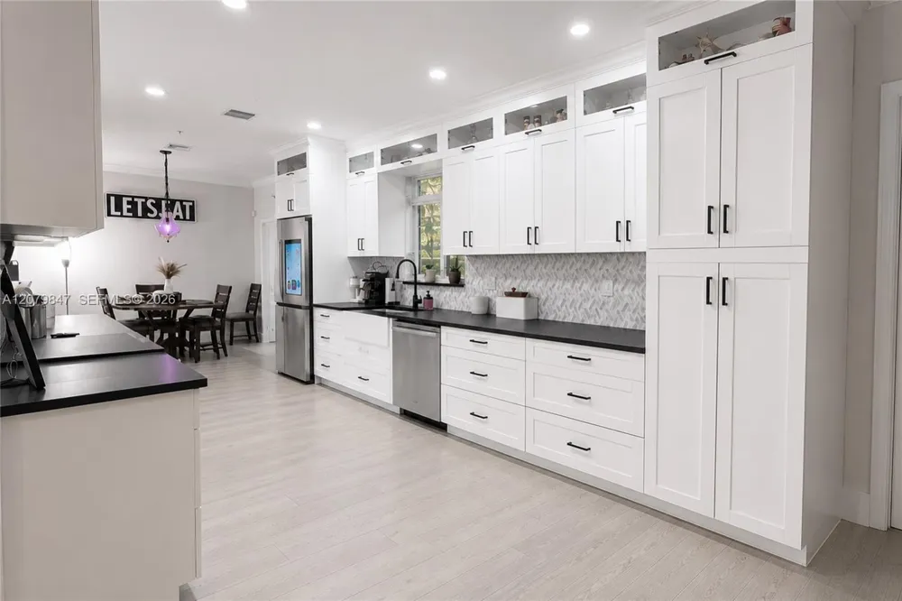 5840 SW 102nd Ave Cooper City, FL 33328
