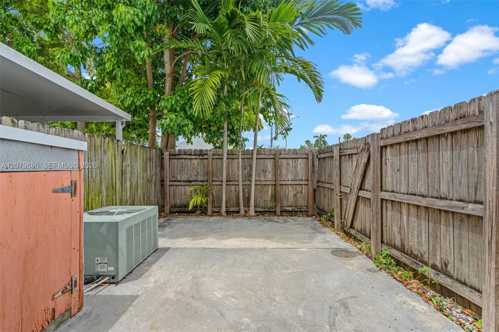 8000 SW 151st Ct #614 Miami, FL 33193