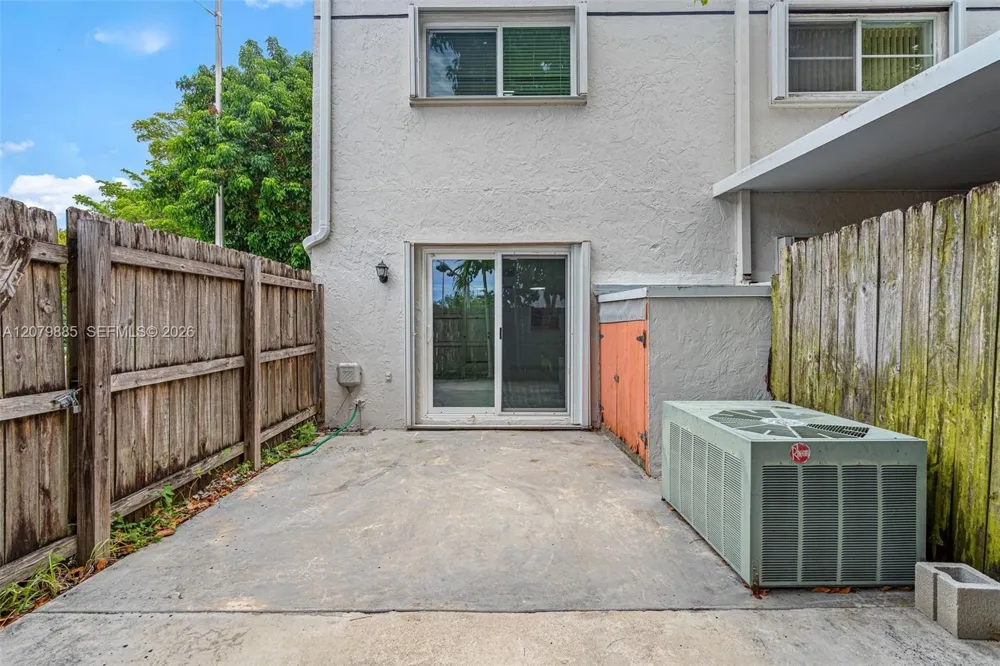8000 SW 151st Ct #614 Miami, FL 33193