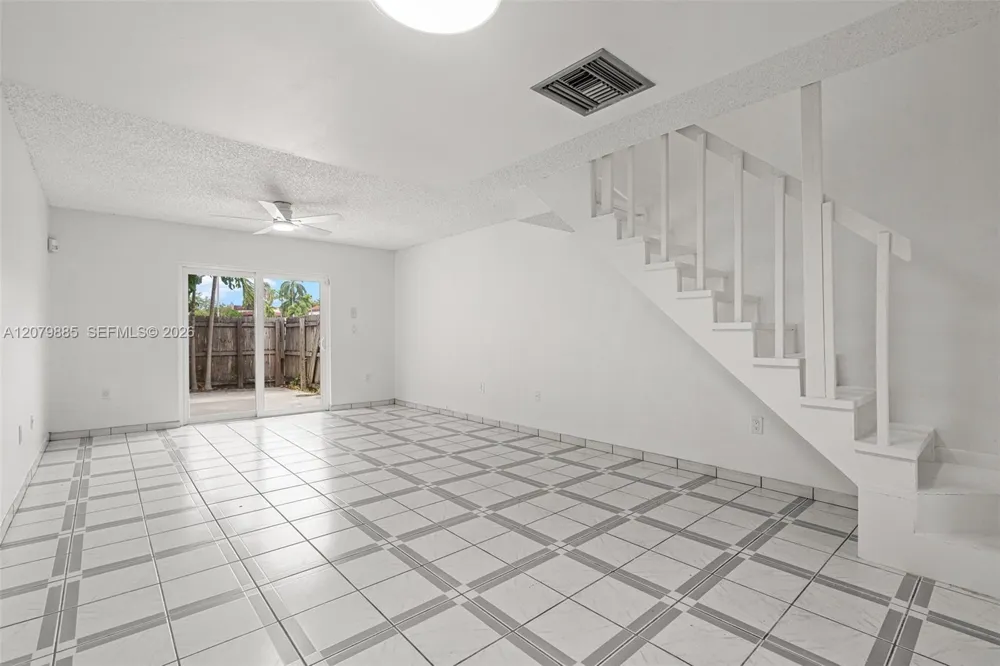 8000 SW 151st Ct #614 Miami, FL 33193