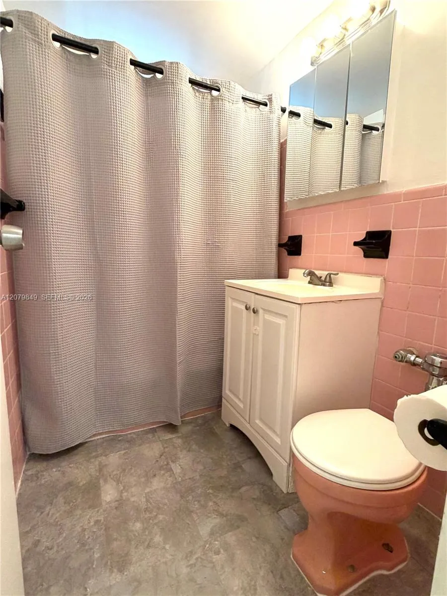 7720 Harding Ave #2 Miami Beach, FL 33141
