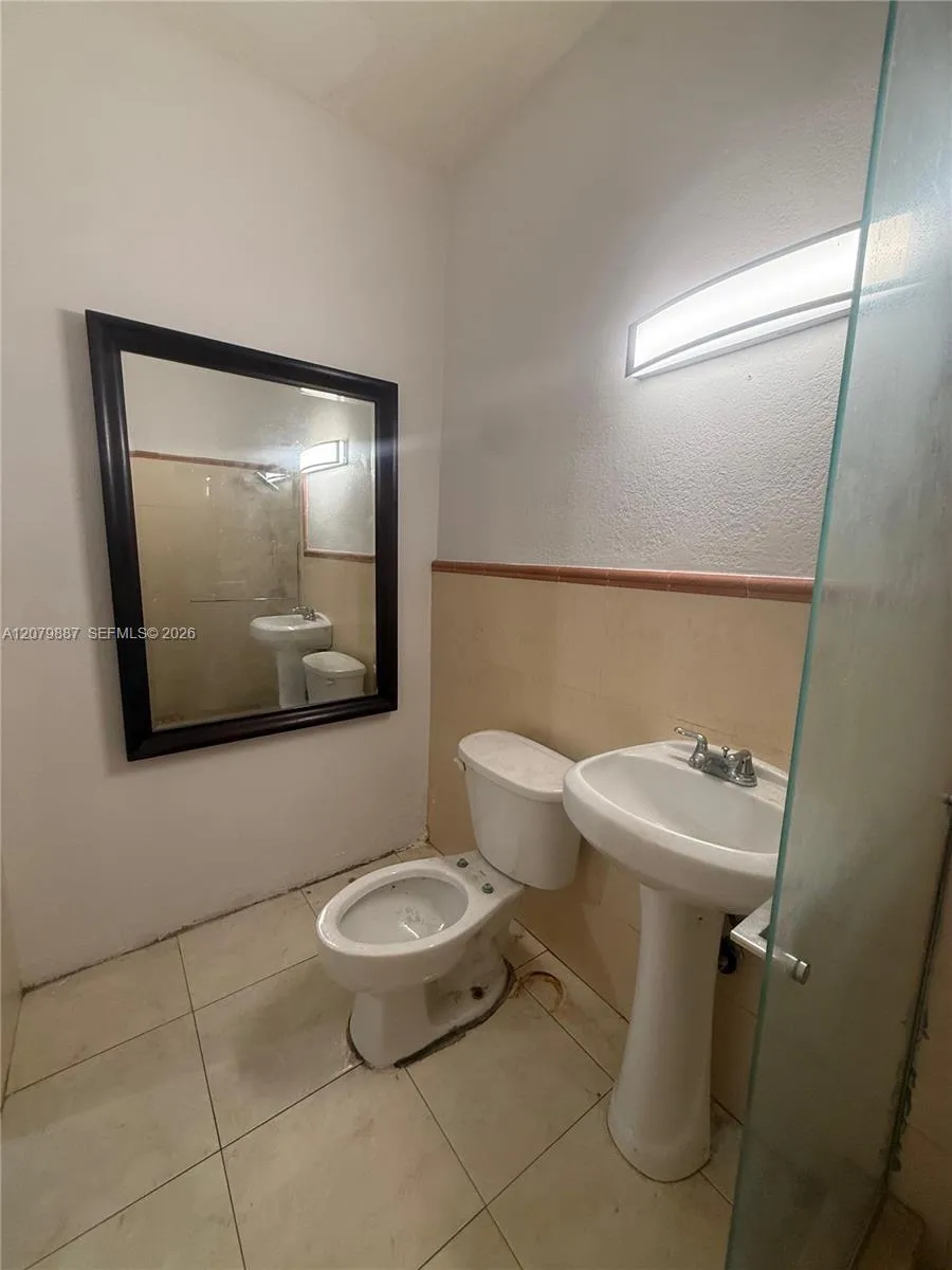 14800 NW 2nd Ave #B Miami, FL 33168