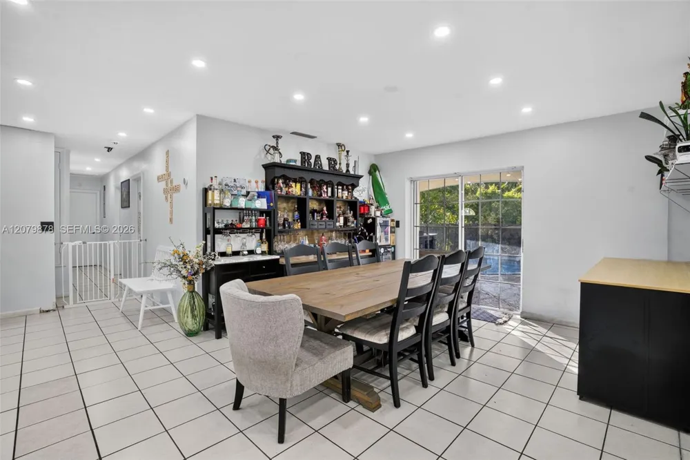 18569 SW 89th Pl Cutler Bay, FL 33157