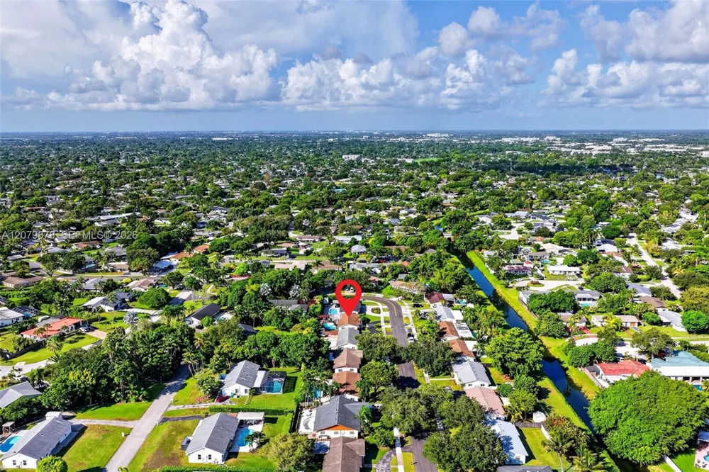 18569 SW 89th Pl Cutler Bay, FL 33157