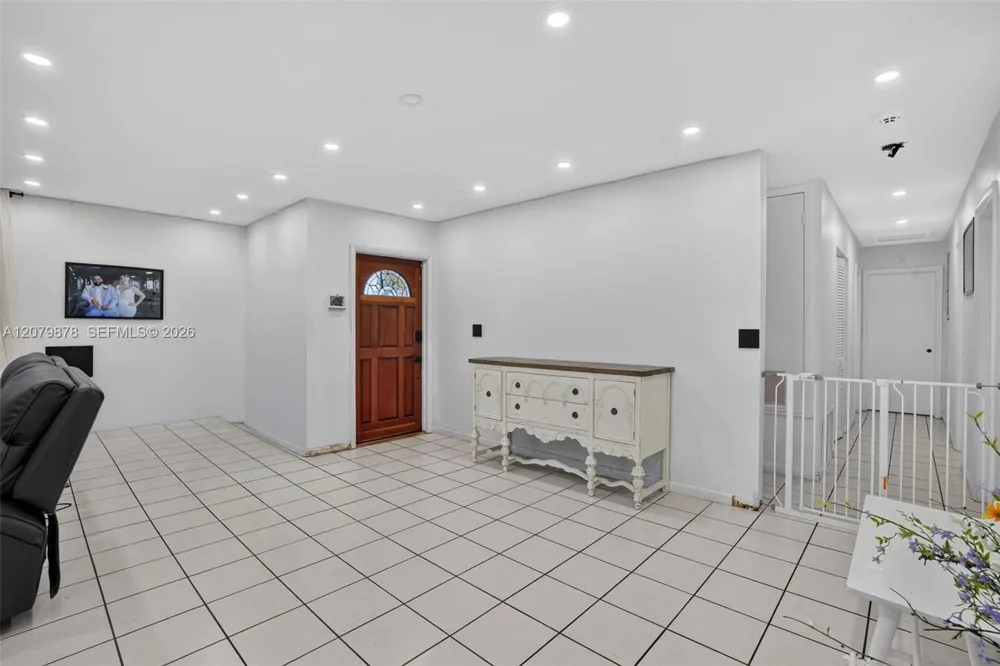 18569 SW 89th Pl Cutler Bay, FL 33157