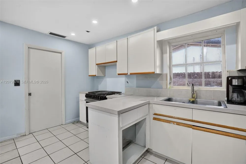 18569 SW 89th Pl Cutler Bay, FL 33157