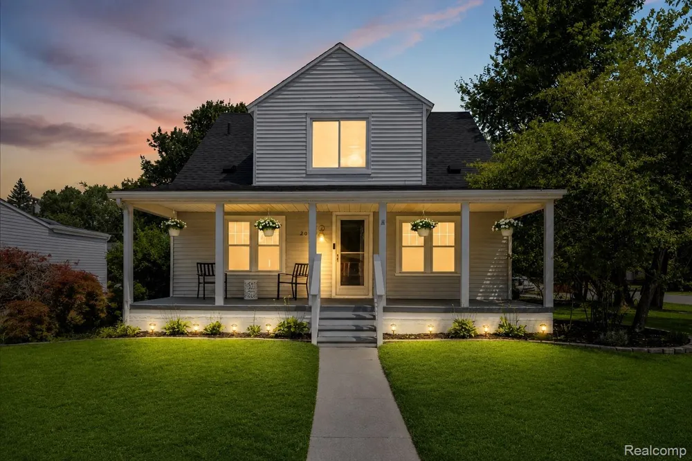 20310 Melvin Street Livonia City, MI 48152