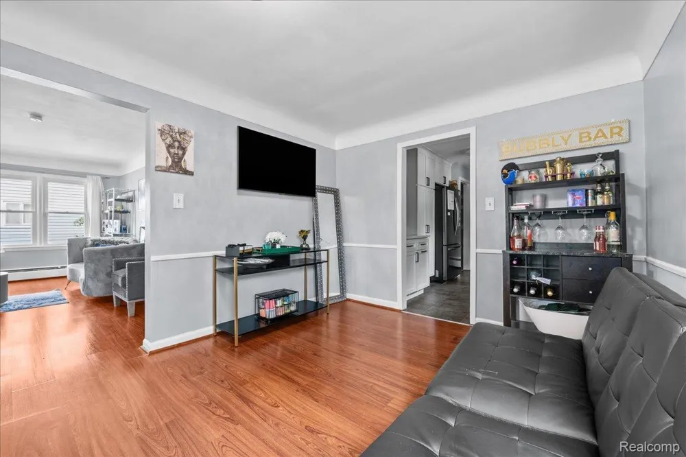 20310 Melvin Street Livonia City, MI 48152