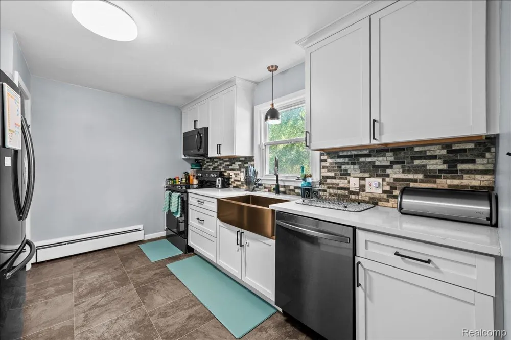 20310 Melvin Street Livonia City, MI 48152
