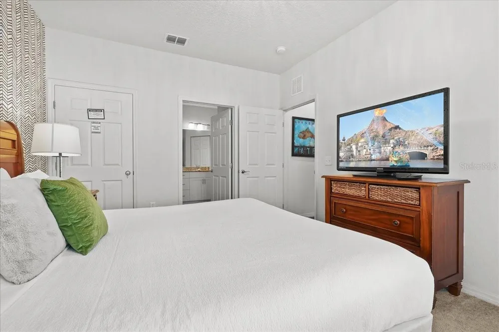 5366 DIPLOMAT COURT #101 Kissimmee, FL 34746