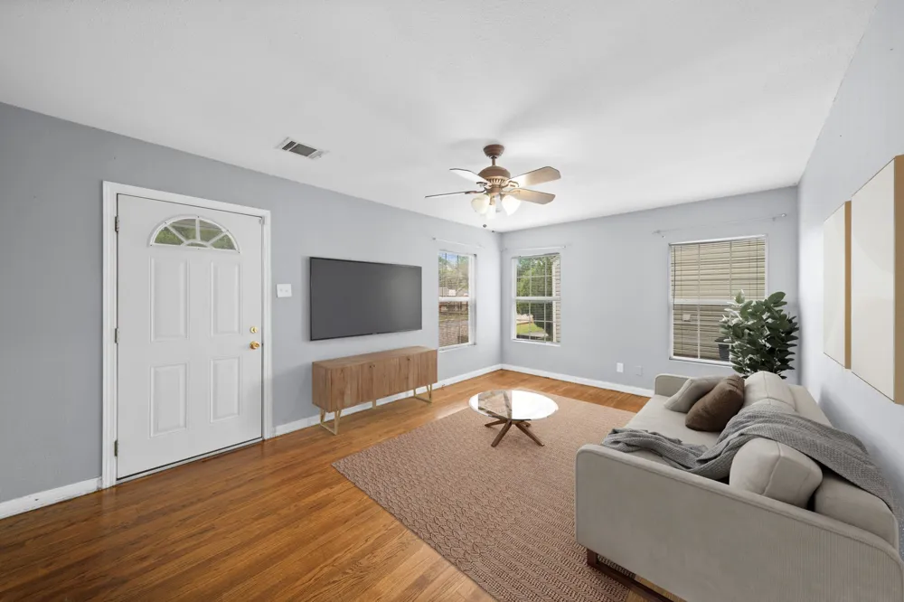 3324 W Clarendon Drive Dallas, TX 75211