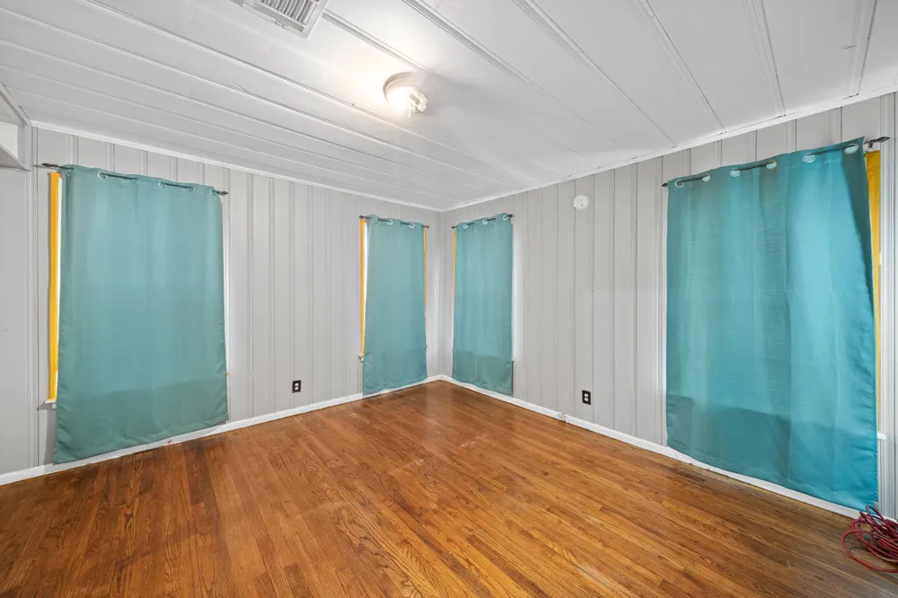 3324 W Clarendon Drive Dallas, TX 75211