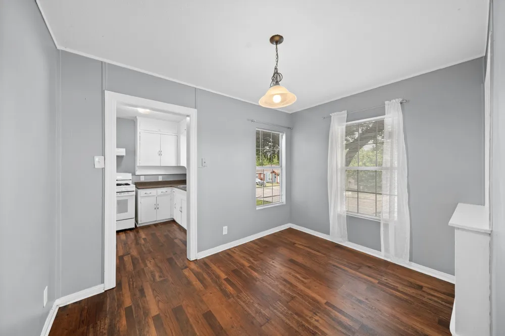 3324 W Clarendon Drive Dallas, TX 75211
