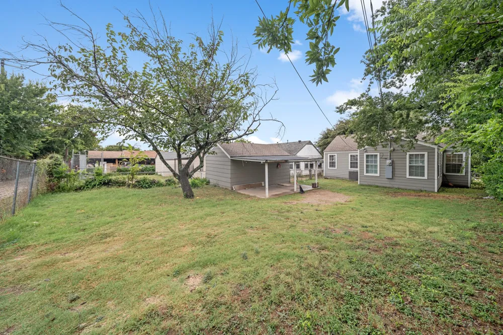 3324 W Clarendon Drive Dallas, TX 75211