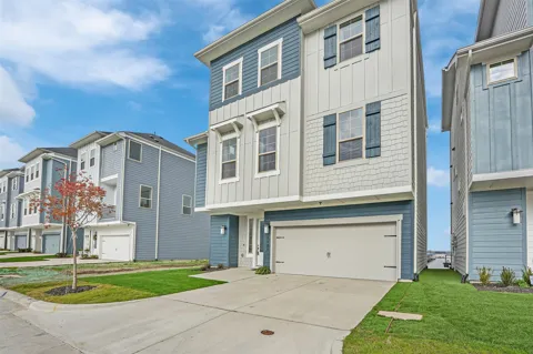 1121 Marc Place