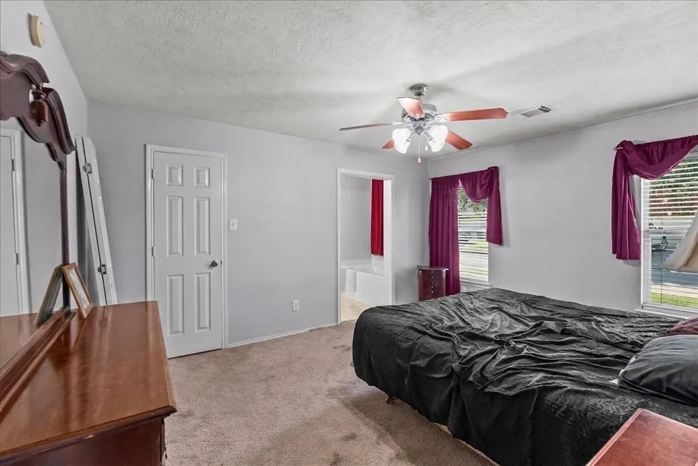8202 Greenleaf Street Baytown, TX 77523