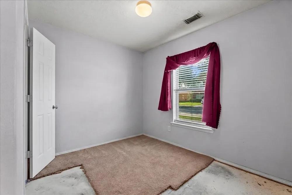 8202 Greenleaf Street Baytown, TX 77523