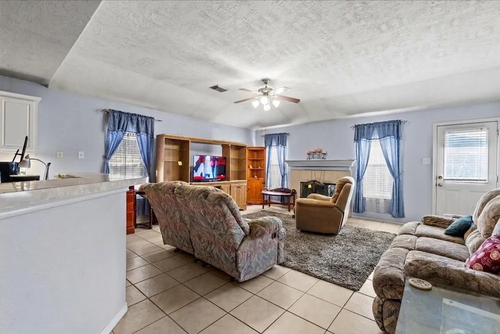 8202 Greenleaf Street Baytown, TX 77523